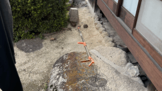 岡山市北区でスズメバチ駆除｜軒下のハンドボール大の巣を迅速対応【ハチ職人あんばい】